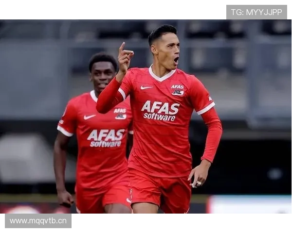 阿贾克斯关键比赛表现不佳：直接影响争冠形势，近期走势承压