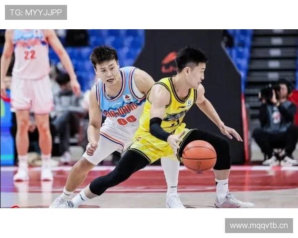 赵睿训练完直接打飞的去三亚吃椰子鸡，这日子过得跟顶流男星似的