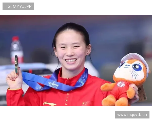 陈芋汐训练完直接拎爱马仕去吃火锅？