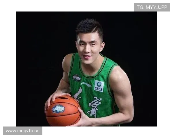 郭艾伦这自律程度，真当自己不用睡觉啊？